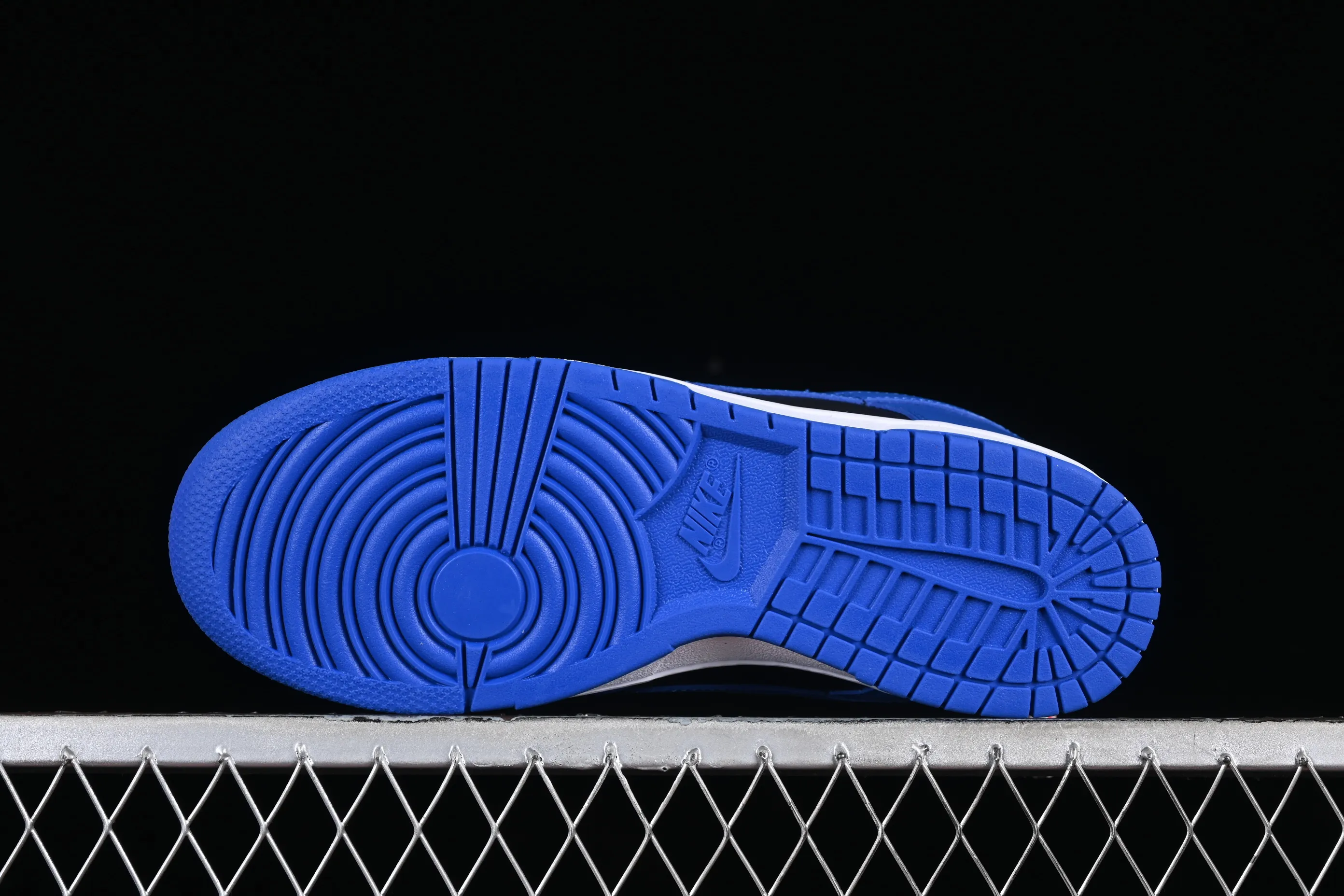 All categories Nk SB Dunk Series Nk SB Dunk Low low-top sneakers Nk SB Dunk Low black and blue color low-top casual sports skateboard shoes CW1590-001